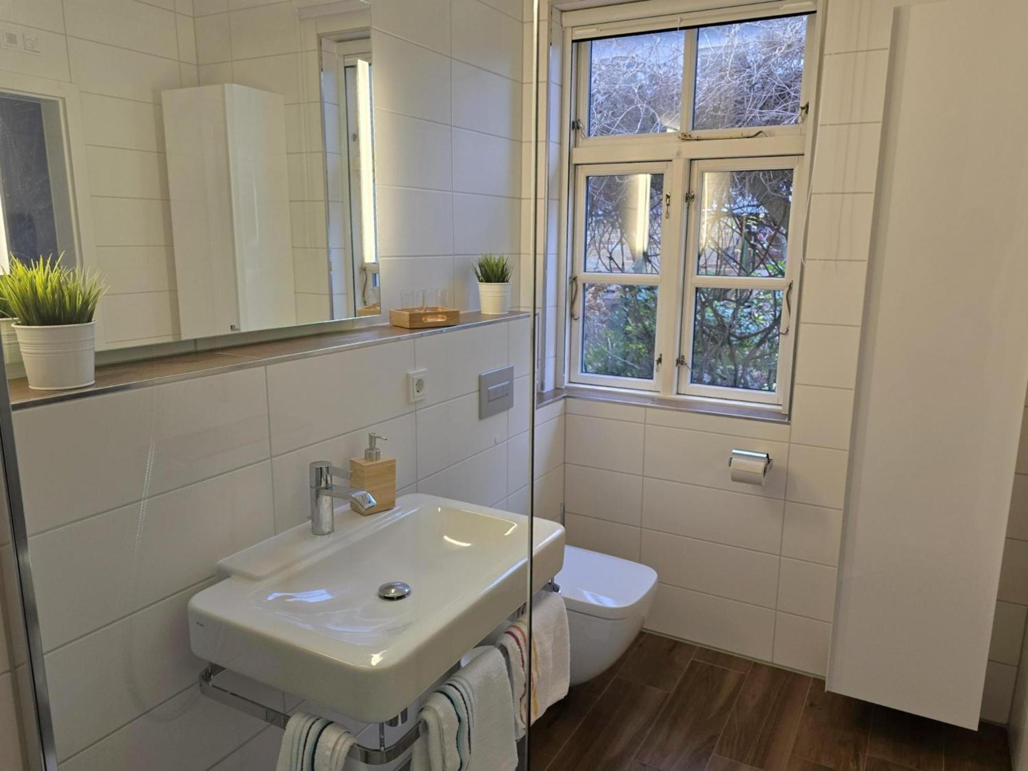 Ferienwohnung Hofidyll - Warnemuende Rostock Exterior foto